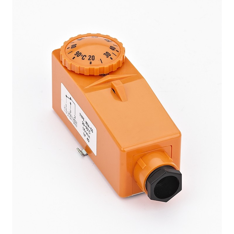 ما هي وظيفة جهاز التحكم في درجة حرارة أنبوب الغلاية؟