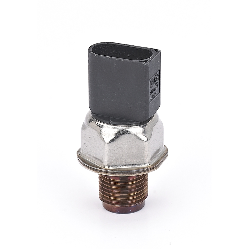 كيف يعمل مستشعر ضغط حاجز الوقود على تحسين كفاءة المحرك وأدائه؟